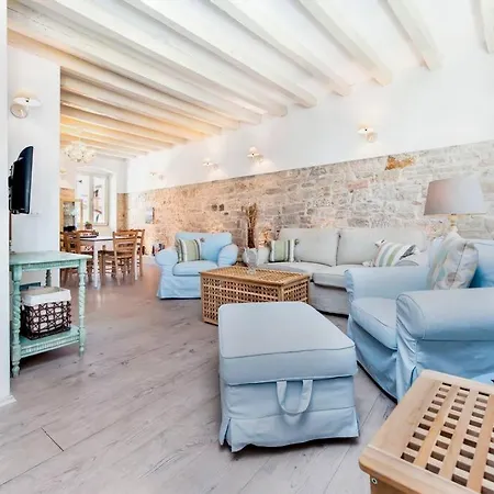 Grisia Sea View With Terrace Апартаменты Ровинь