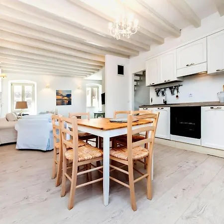 Grisia Sea View With Terrace Διαμέρισμα Ρόβινι