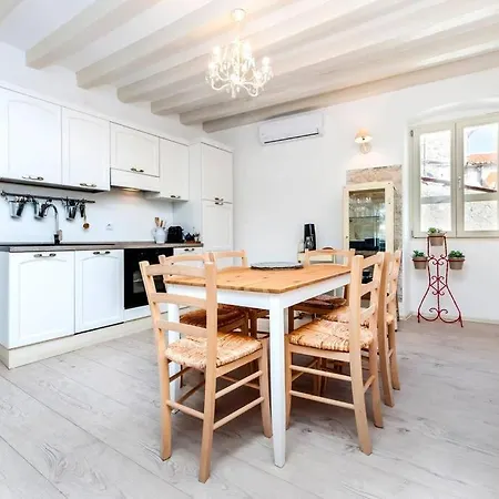 Apartment Grisia Sea View With Terrace